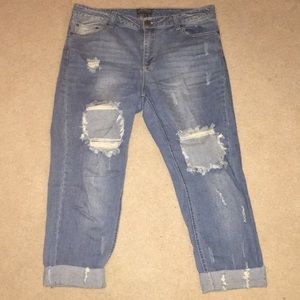 🚨 Boyfriend Jeans 🚨
